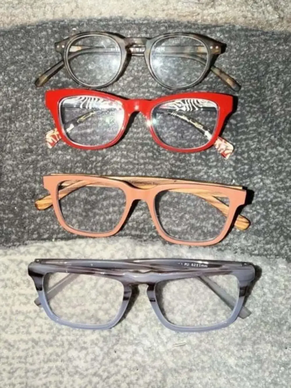 Lot of 4 Pairs of Designer Reading Glasses, Peepers and Izipizi Frames